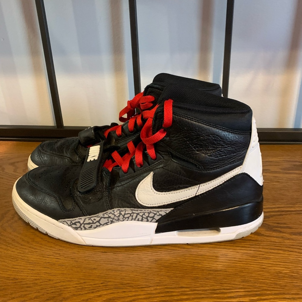 Nike Jordan Legacy